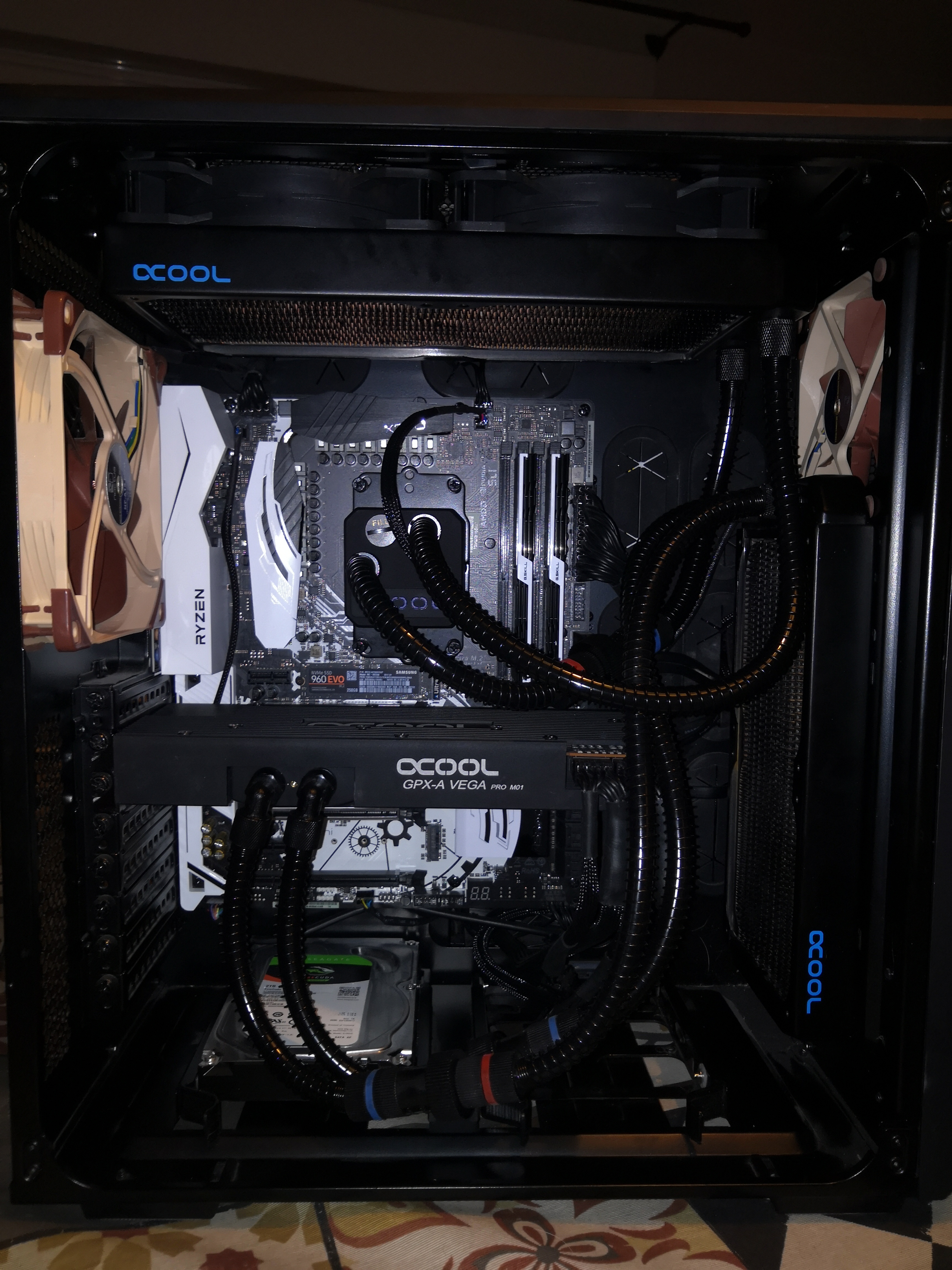 Discussion: AMD Ryzen Threadripper 3000 CPU With 32 7nm Zen 2 Cores ...