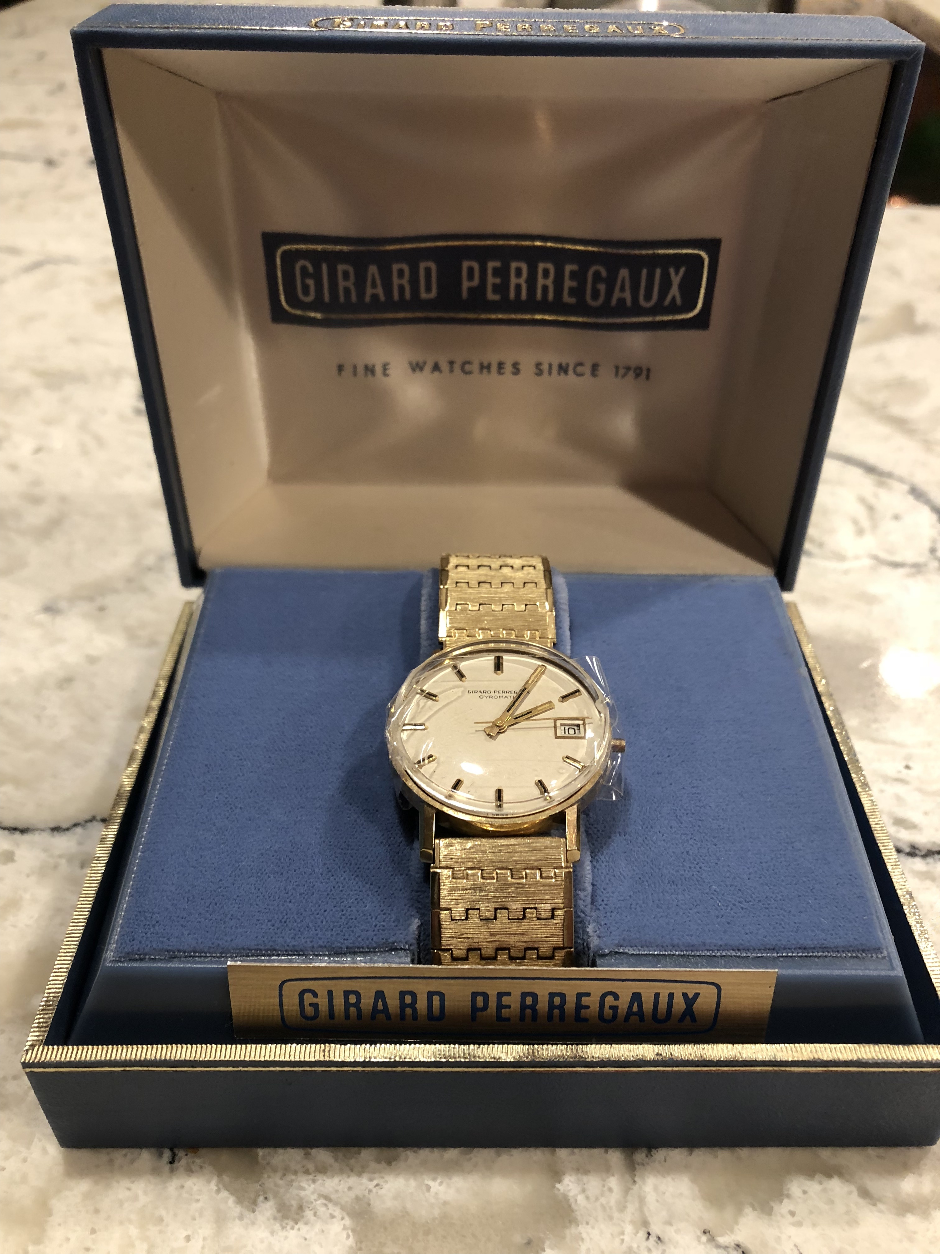 Girard-Perregaux 1957 Gyromatic Watch | aBlogtoWatch