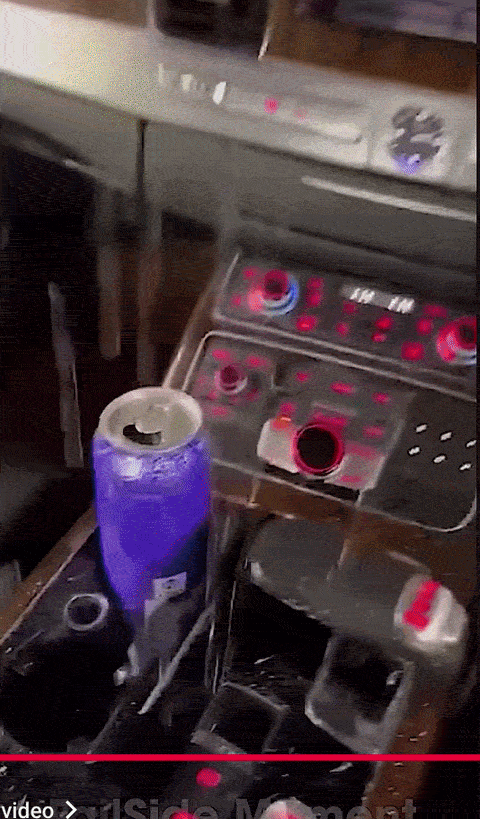 289de3cc481c6f8e7f0d8aa5fbd7718d83aee60e551579b68fc26177cf7ff427.gif
