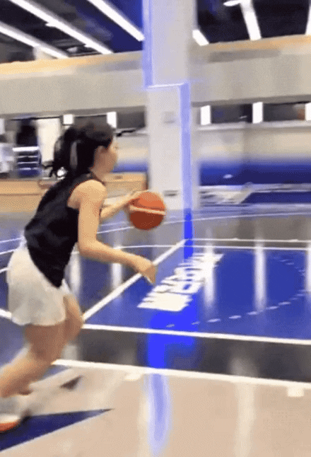 5e4e35d01c8782f13f54209e9a25ef3b37add5832bbee873ccba1ae03614e655.gif