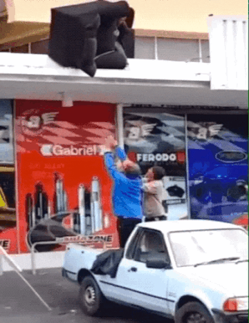 6cce311a9883dd6619f35908558351d08072228f4e1c8432333bba027e1fd351.gif