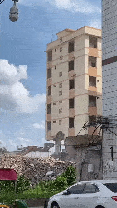 6e09fa2721f6bc1f55854fd18fc0b83cd0bf937aba8d304aa2821d4bb26c070e.gif