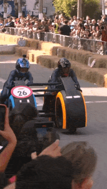7e7a43b8ac4c920c0aa10b4ceae55b64bf6fdb2128f093d17b09ffe2ae106a4a.gif