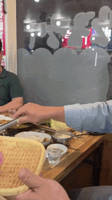 8e4775f8d9a6cd662a79f731b057b4cf7aa43f426f74e249541f2ecf02cad401.gif