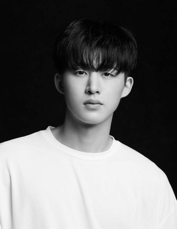 B.I iKon