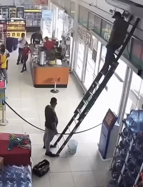 b076a527121031728c81fb6425bb1a26e17454f16a0e5dca8427077ec996cbc1.gif
