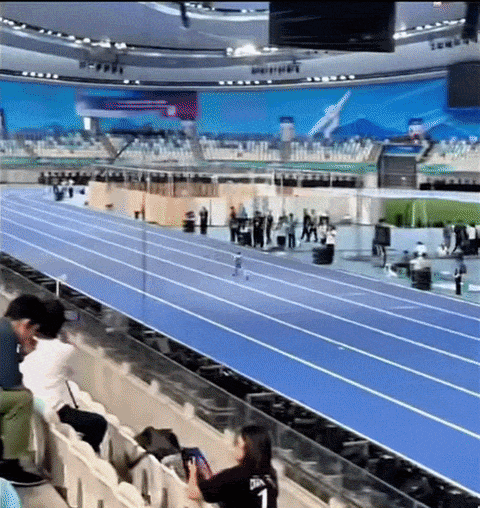 b4f429a515151dc72bd8ae6ba31aec25b61cf524063a43350200b22596c291e4.gif