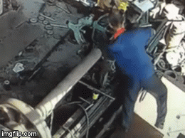 e54ebaab0e0a3da7b51a01263c6831d55ed781bc31c86ddd00a09944afd54561.gif