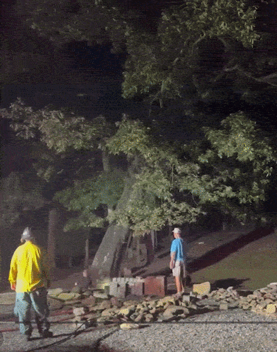 e80743732cfb71f551685343de875adf0b47b568f3c3023534364585a1e0a453.gif