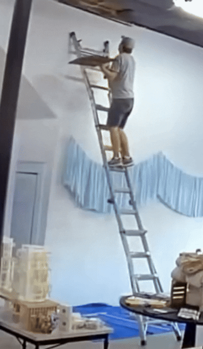 eff48cf091ac627906e8c6e502d8aec9ecbb5da85f0bf386e82f7022084ee8c5.gif