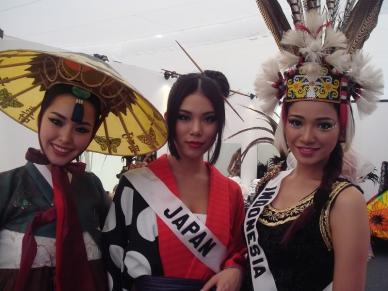 Finalis Miss Universe dari Korea Selatan, Jepang, dan Indonesia.